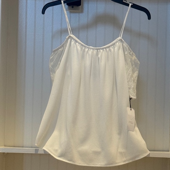 Active USA White Off-Shoulder Lace Sleeve Blouse – Size M – NWT - Picture 2 of 7